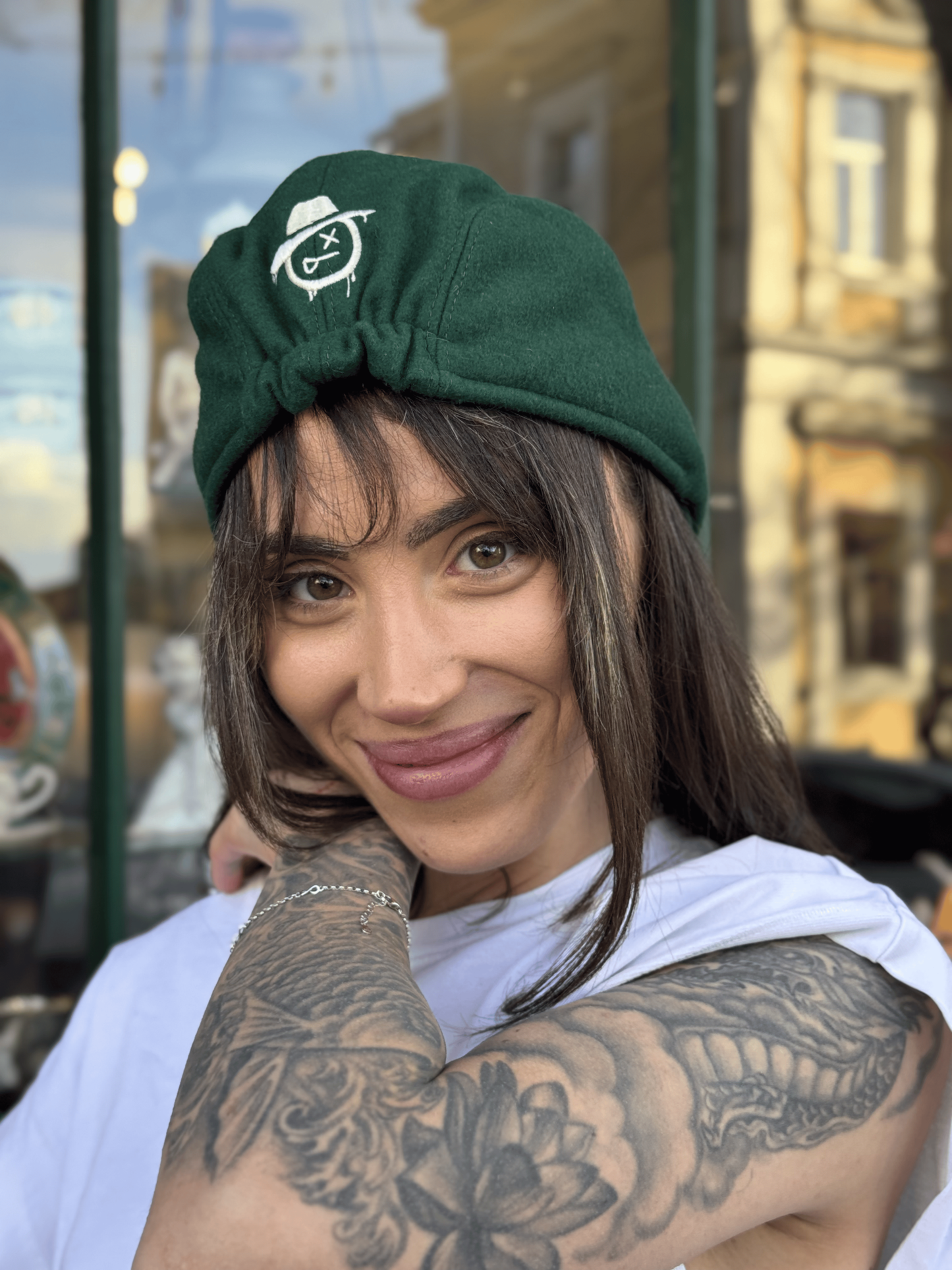 MAD FLAT мек каскет от кашмир в зелено