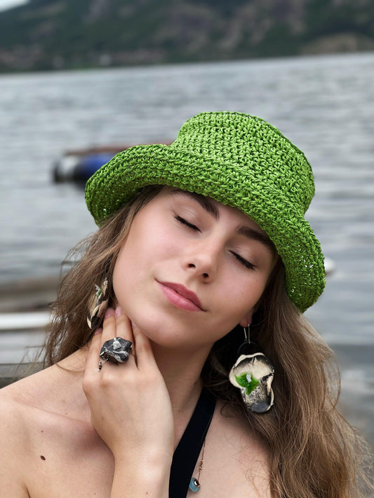 Плетено бобме "Peace Frog" madhatter