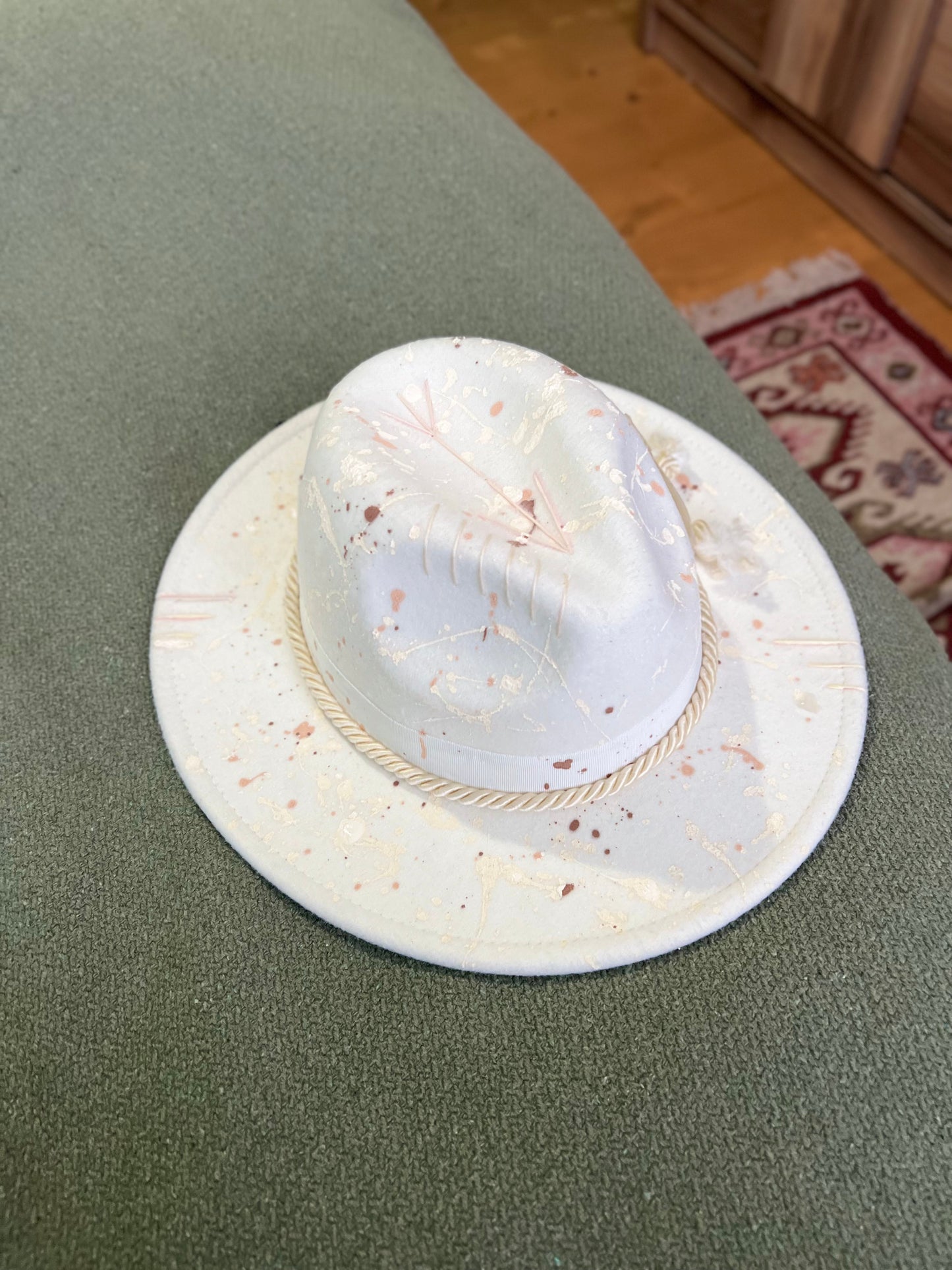 Шапка Федора "White Тenderness" Fedora madhatter