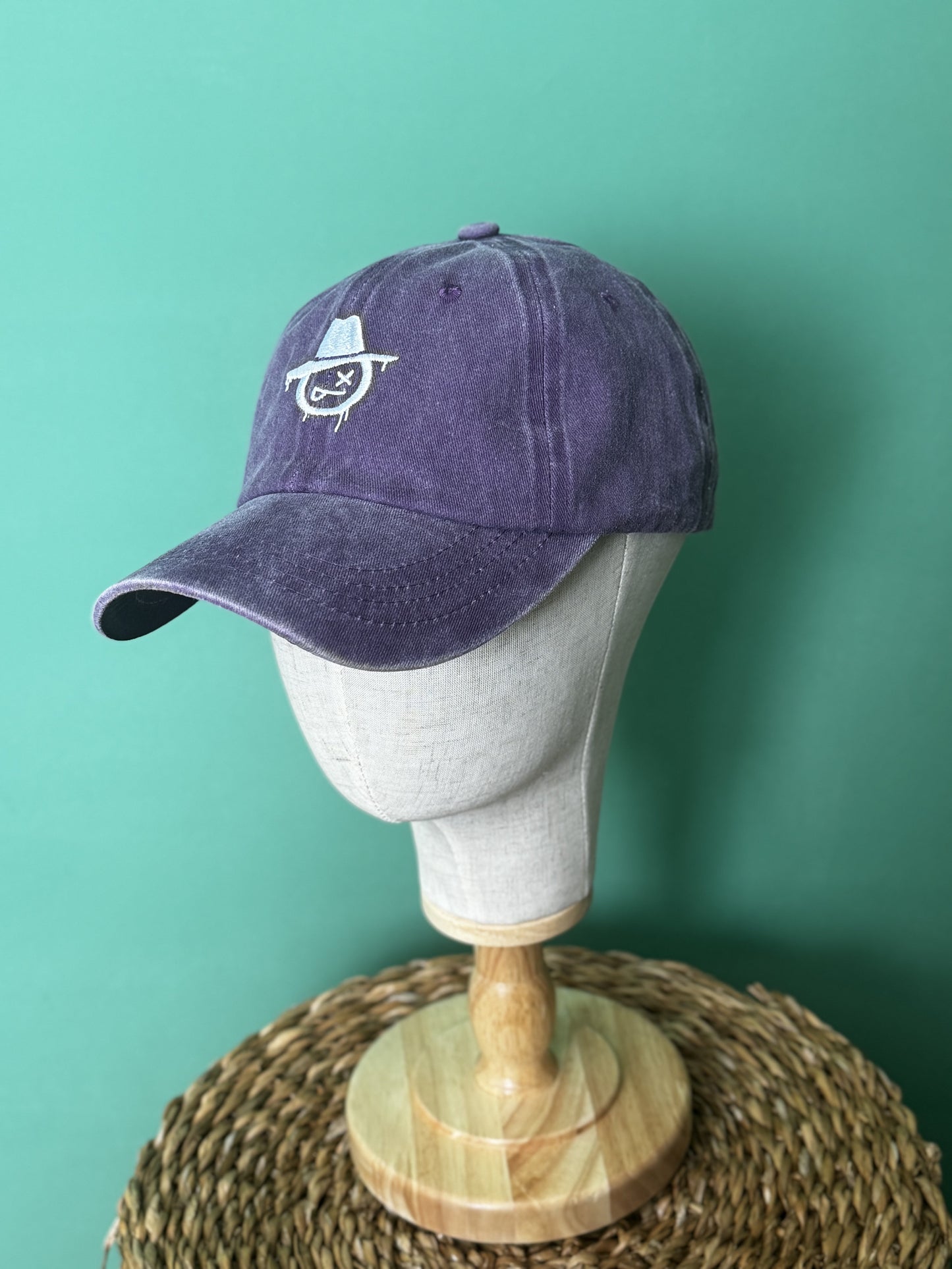 Шапка с Козирка - MAD CAP PURPLE madcap Ludata Shapkarka