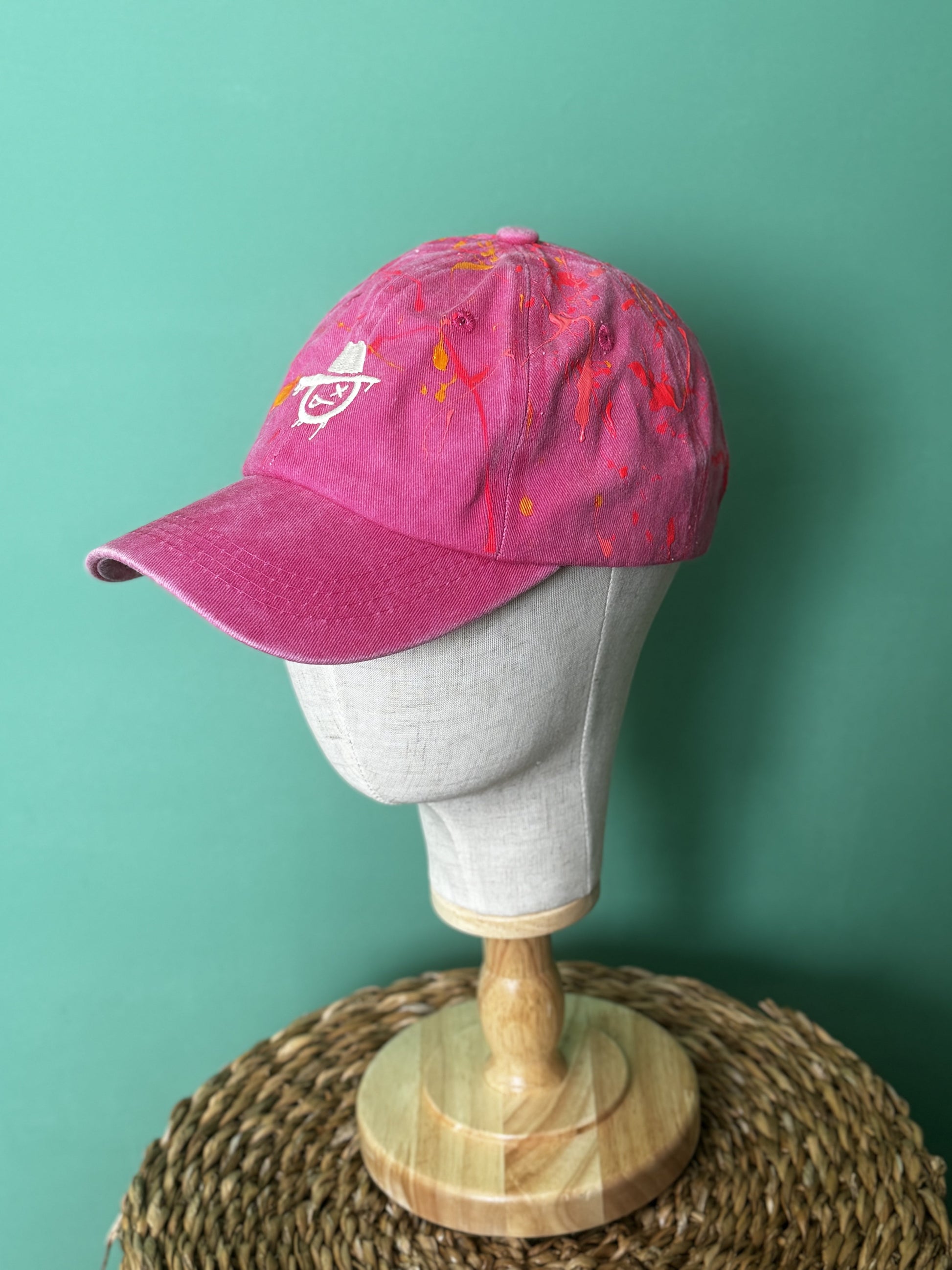 Шапка с Козирка - PINK MAD CAP Ludata Shapkarka