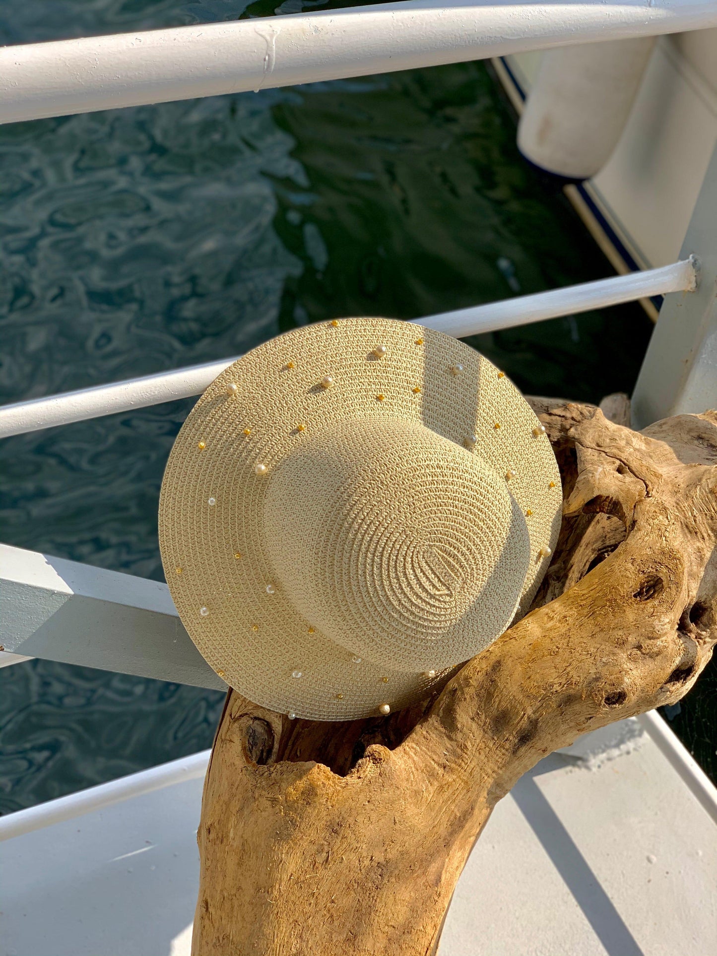 Сламена шапка "Pearls" madhatter