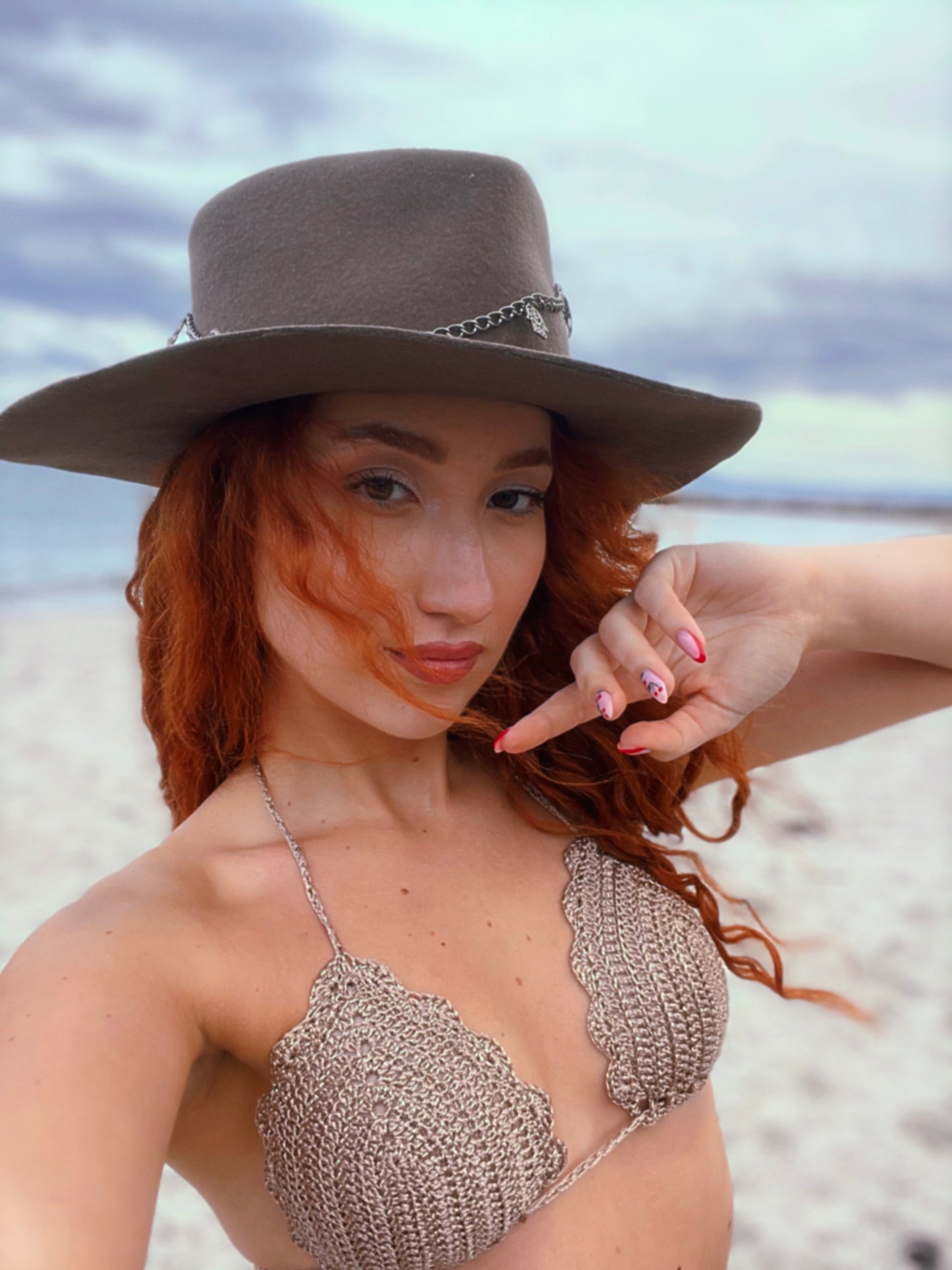 Бански плетен на една кука "Latte on the beach"