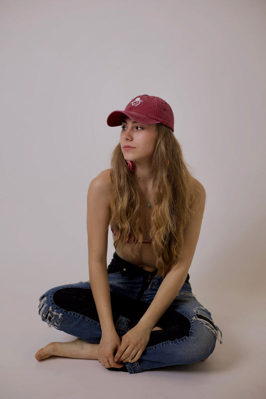 BURGUNDY MAD CAP Ludata Shapkarka 